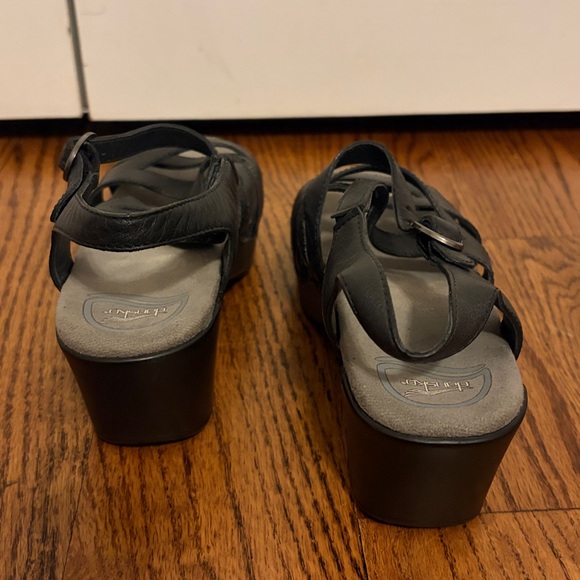 Dansko Women's Black Strappy Sandals Small Heel Comfort Leather size 37 - Picture 4 of 6